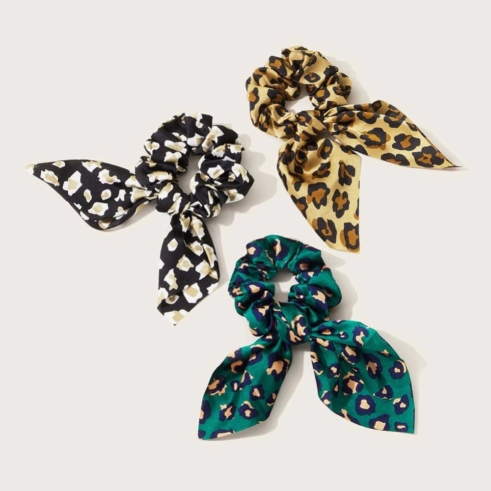 🌟LAST ONE🌟 Leopard Bow Knot Satin Scrunchie - Picture 3 of 3